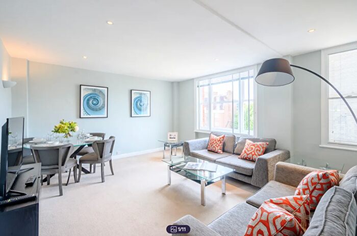 2 Bedroom Flat To Rent In Hill Street, London, W1J
