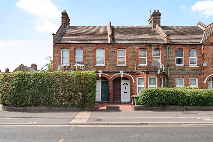 2 Bedroom Flat For Sale In Markhouse Road, Walthamstow, E17