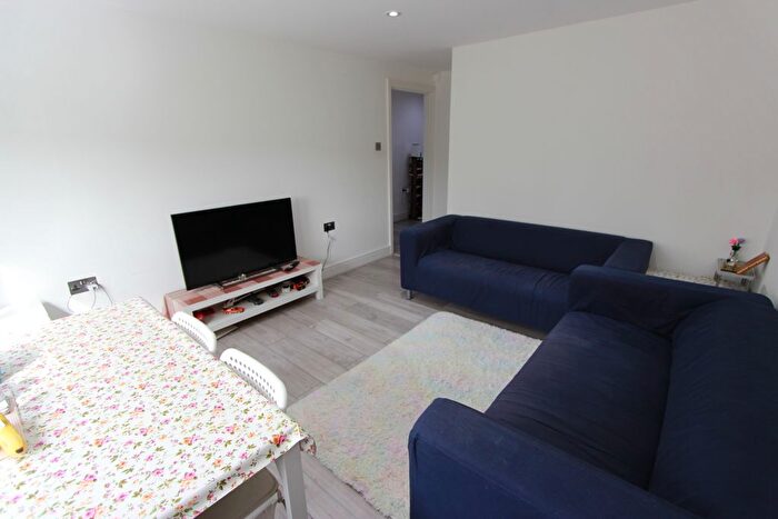 2 Bedroom Flat To Rent In Byron Road, Wembley, HA0