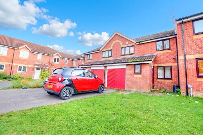 5 Bedroom Property To Rent In Telegraph Place, London, E14