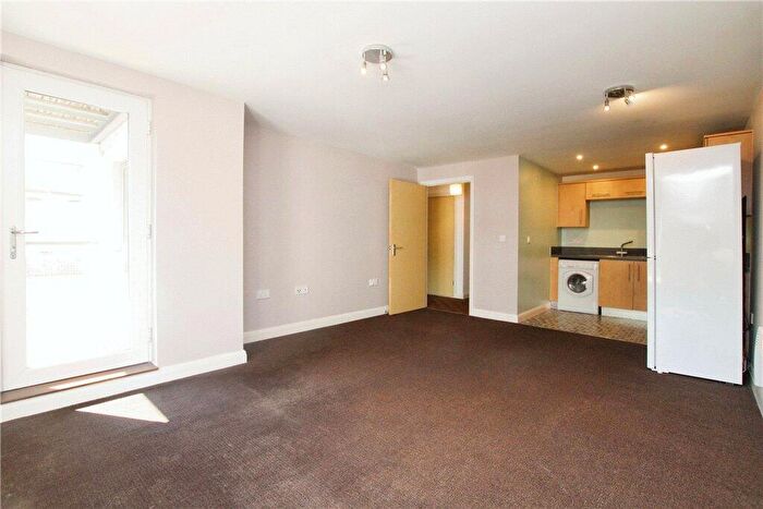 1 Bedroom Apartment For Sale In Yeoman Close, Ipswich, Suffolk, IP1
