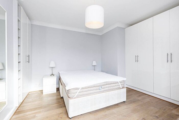 1 Bedroom Flat To Rent In Stanley Gardens, London, NW2