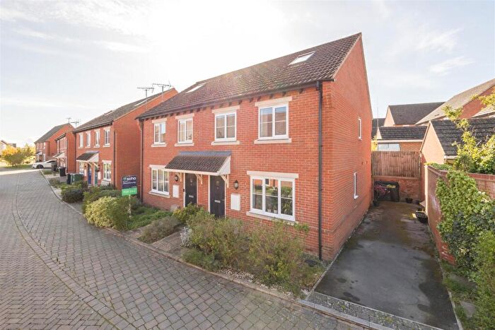 3 Bedroom House For Sale In Walnut Lane, Didcot, OX11
