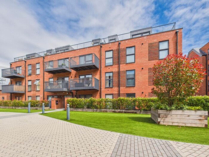 2 Bedroom Apartment To Rent In Chawton Court, Hook, RG27