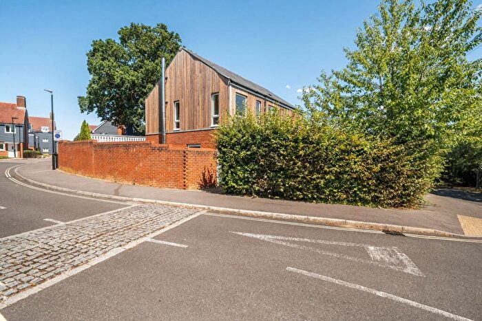 4 Bedroom Detached House For Sale In Gardener Close, Waterlooville, PO7