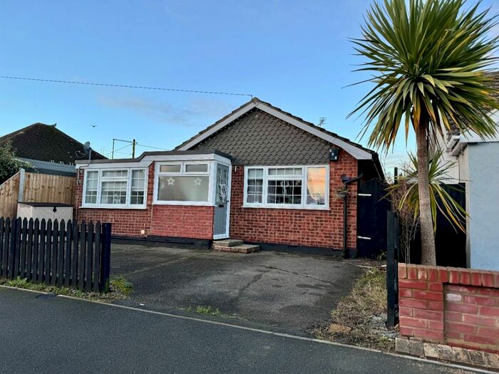 2 Bedroom Detached Bungalow To Rent In Florence Road, Canvey Island, SS8