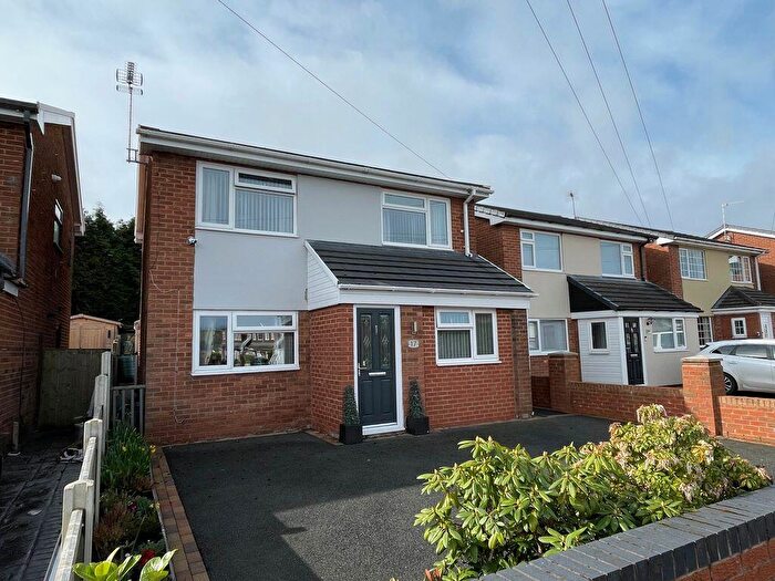 3 Bedroom Detached House For Sale In Greengate Farm Coedpoeth, LL11