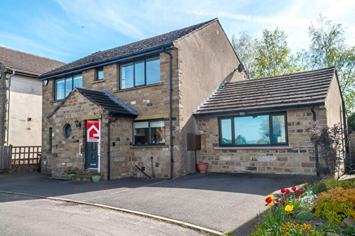 4 Bedroom Detached House For Sale In Gregory Drive, Kirkburton, HD8