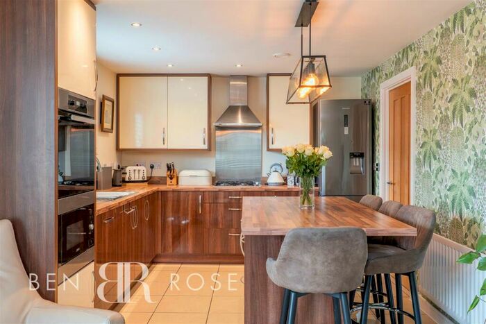 4 Bedroom Detached House For Sale In Grove Farm Drive, Adlington, Chorley, PR6