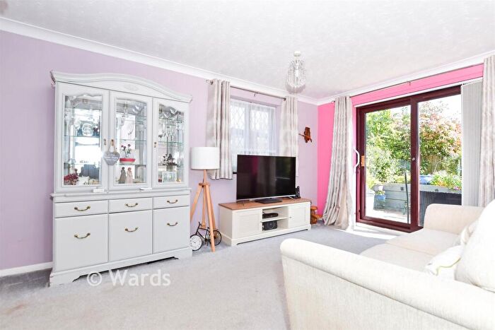 2 Bedroom Detached Bungalow For Sale In Caernarvon Drive, Maidstone, Kent, ME15
