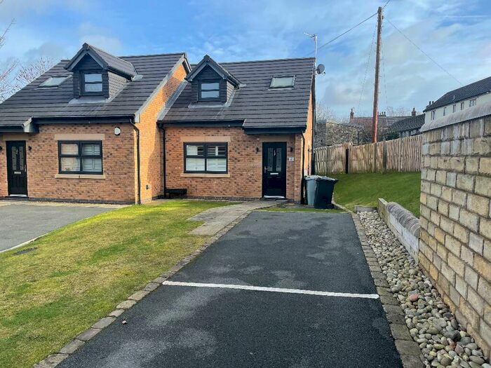 2 Bedroom Semi-Detached House To Rent In Kinder View Close, SK12