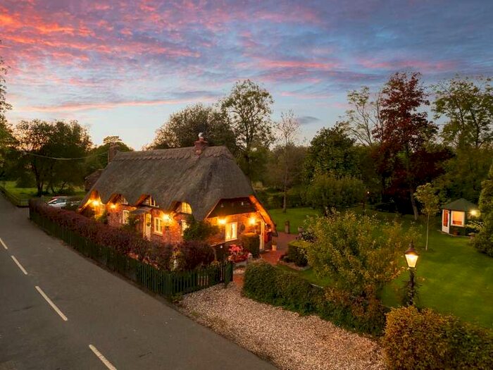 2 Bedroom Property For Sale In Unnamed Road Boxford, RG20