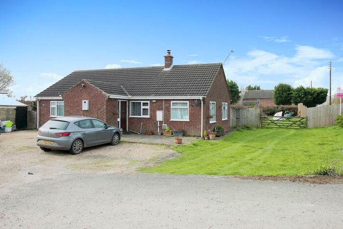 3 Bedroom Detached Bungalow For Sale In Tattershall Bridge Road, Tattershall Bridge, Lincoln, LN4