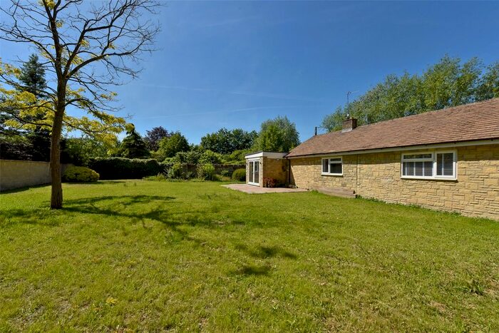 4 Bedroom Bungalow To Rent In Berrick Road, Chalgrove, Oxford, OX44