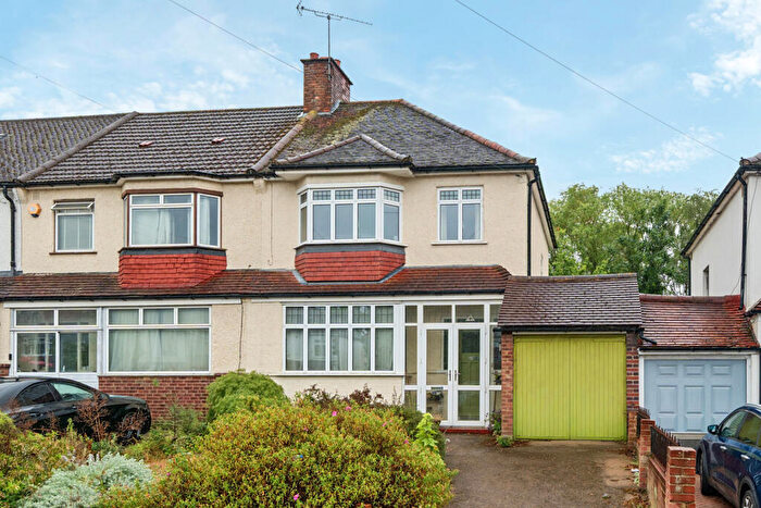 3 Bedroom End Of Terrace House For Sale In Woodyates Road, Lee, SE12