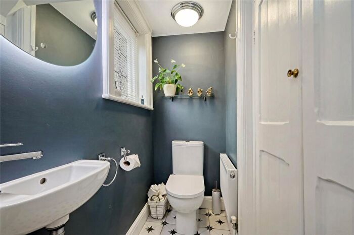 6 Bedroom Detached House For Sale In Parkanaur Avenue, Thorpe Bay, Essex, SS1