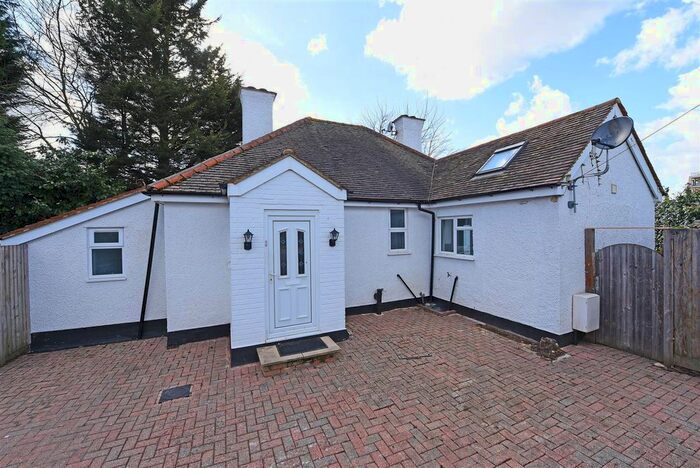 3 Bedroom Bungalow To Rent In Station Road, Addlestone, KT15