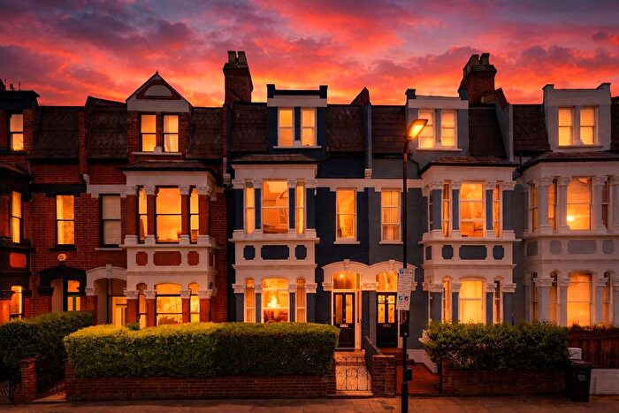 5 Bedroom Terraced House For Sale In Carysfort Road, London, N16