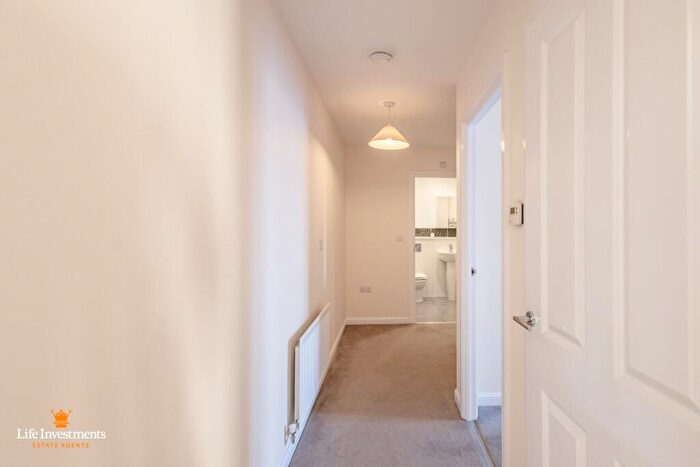 2 Bedroom Coach House To Rent In Lower Lodge Avenue, Rugby, Warwickshire, CV21