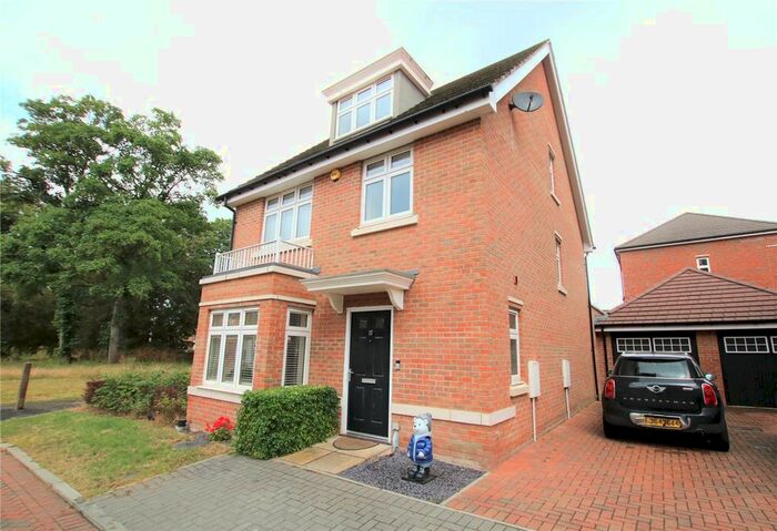 5 Bedroom Detached House To Rent In Tutor Crescent, Earley, Reading, Berkshire, RG6
