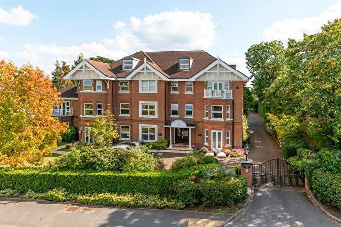 2 Bedroom Apartment To Rent In Newholme Court, A Oatlands Drive, Weybridge, KT13
