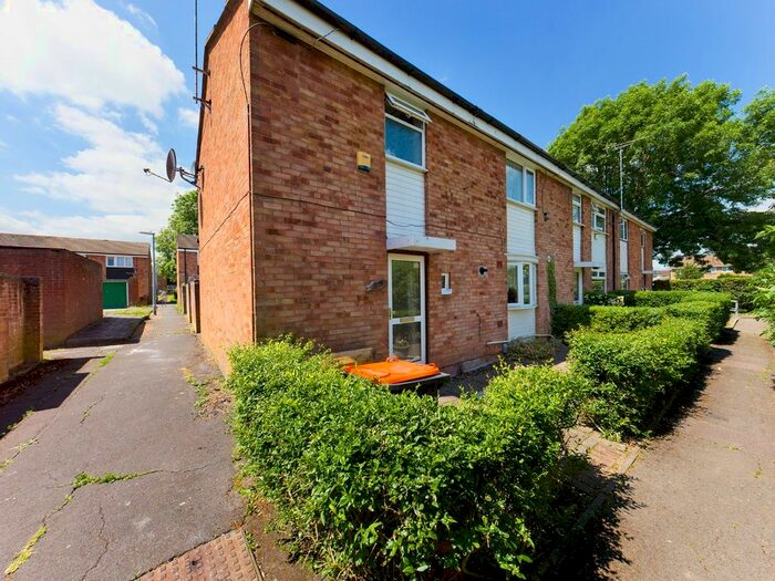 4 Bedroom End Of Terrace House To Rent In Brentwood Close, Houghton Regis, Dunstable, Bedfordshire, LU5