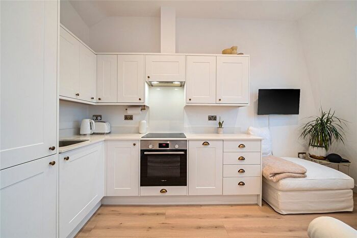 1 Bedroom Flat For Sale In West Hill, London, SW18