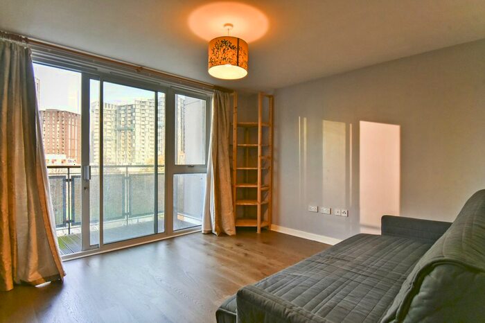 1 Bedroom Flat To Rent In Waterway Avenue, London, SE13