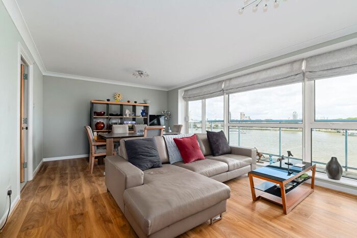 2 Bedroom Flat For Sale In Arnhem Place, London, E14