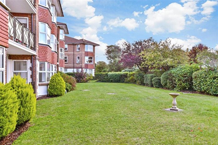 2 Bedroom Flat For Sale In West Avenue, Worthing, West Sussex, BN11