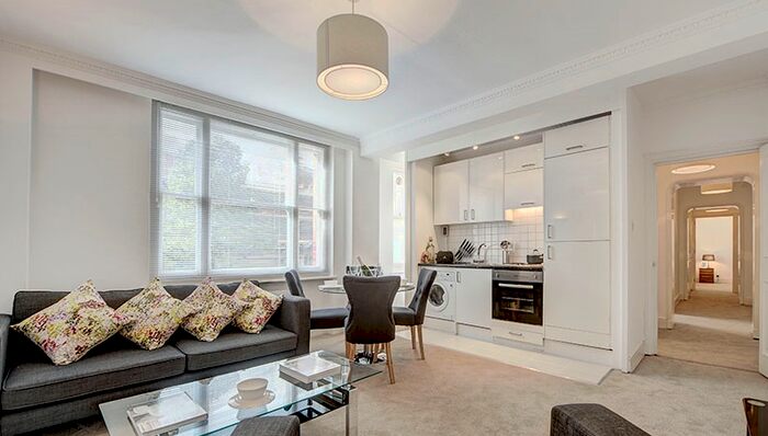 2 Bedroom Flat To Rent In Hill Street, London, W1J