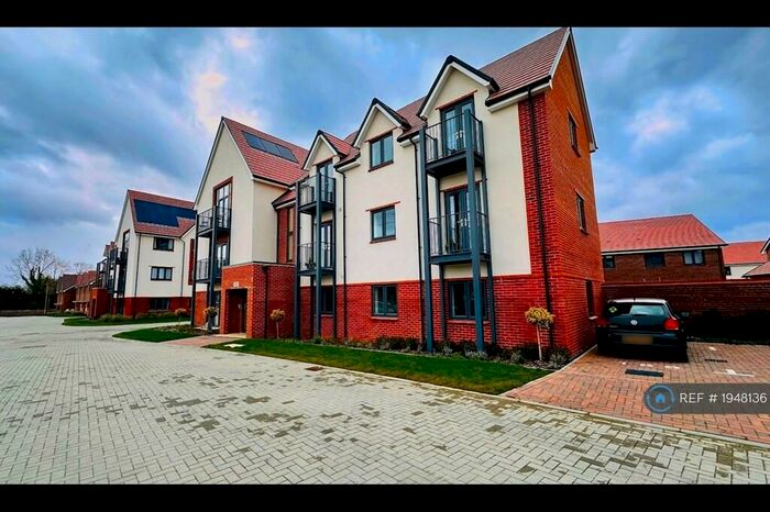 2 Bedroom Flat To Rent In Joslin House, Reading, RG2