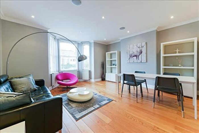 3 Bedroom Flat To Rent In Balham Park Mansions, London, SW12