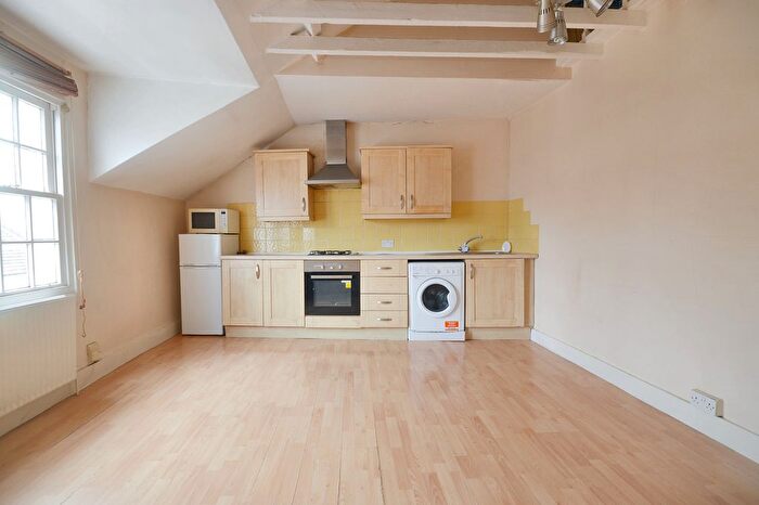 1 Bedroom Flat For Sale In Endsleigh Road, London, W13