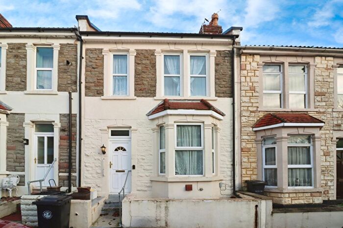 3 Bedroom Terraced House For Sale In Avon Park, Bristol, Somerset, BS5