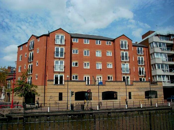 2 Bedroom Apartment To Rent In Mayflower Court, Highbridge Wharf, Reading, RG1