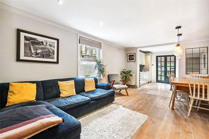 2 Bedroom Flat For Sale In Trent Road, London, SW2