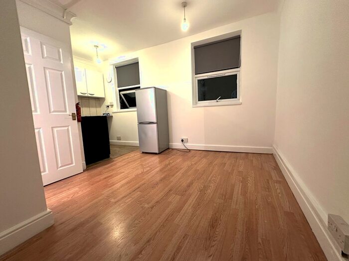 1 Bedroom Flat To Rent In Broad Lane, London, N15