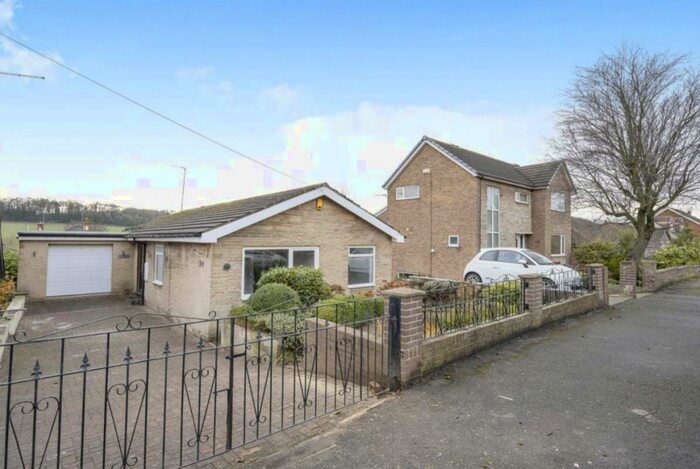 4 Bedroom Detached Bungalow To Rent In Hawthorn Avenue, Maltby, Rotherham, S66