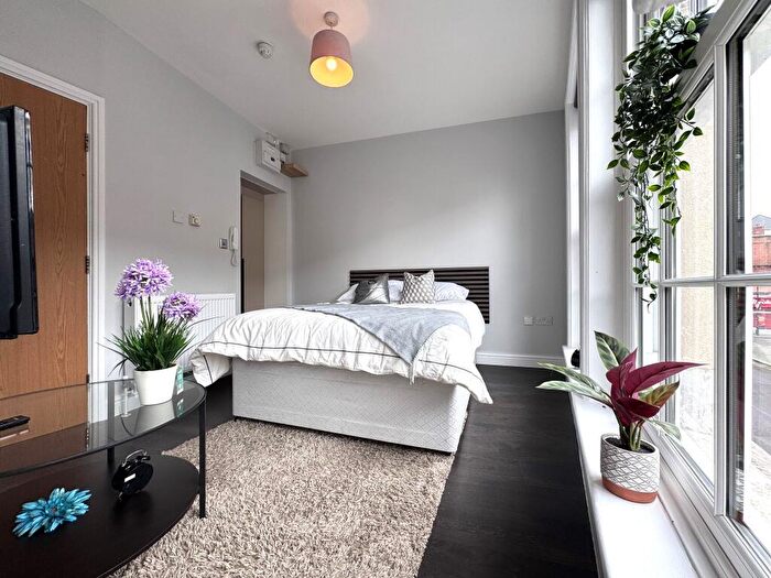 Studio To Rent In Spacious And Bright Studio Flat In Willesden, NW10