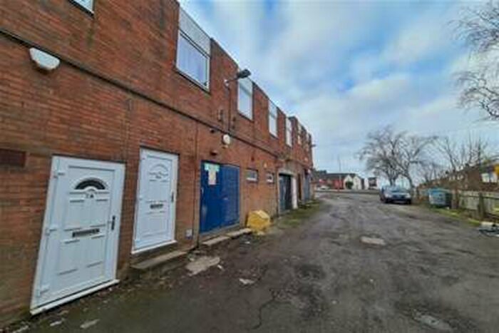 2 Bedroom Flat To Rent In Woodbury Road, Halesowen, B62