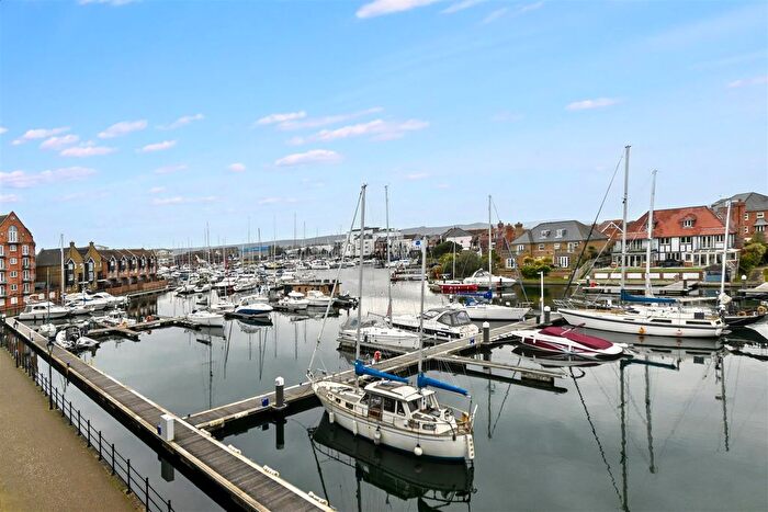 2 Bedroom Flat For Sale In Golden Gate Way, Eastbourne, BN23