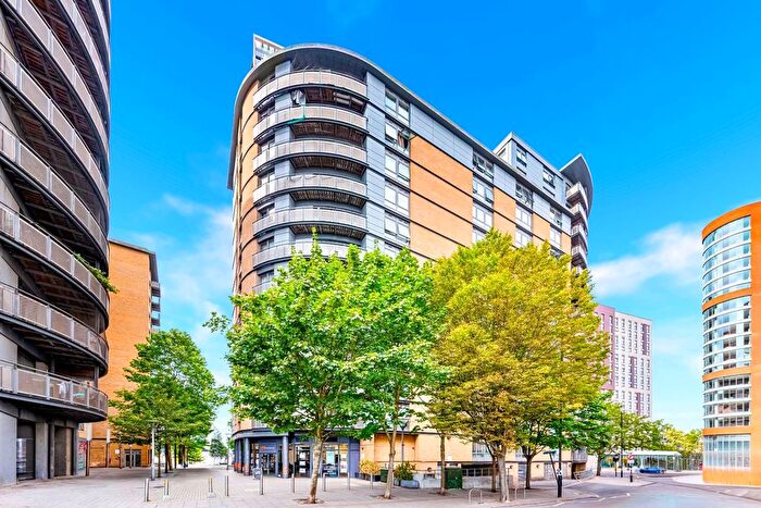 1 Bedroom Flat For Sale In Victoria Road, Acton, W3