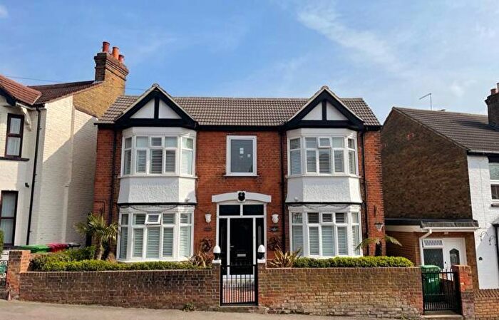 7 Bedroom Detached House For Sale In King Edward Street, Slough, Berkshire, SL1