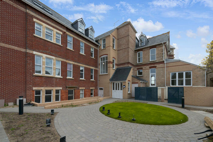 2 Bedroom Flat To Rent In Greenhill - Weymouth, DT4