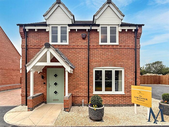 3 Bedroom Detached House For Sale In Grange Meadows, Hugglescote, Coalville, LE67