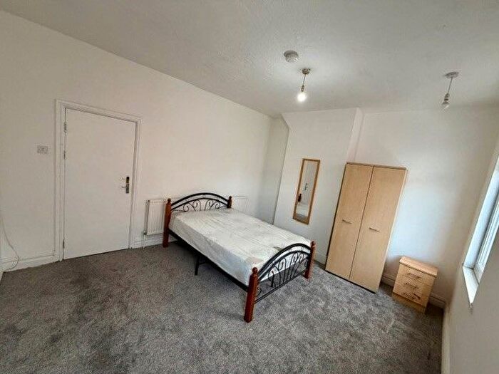 5 Bedroom Property To Rent In Rusholme Place, Manchester, M14