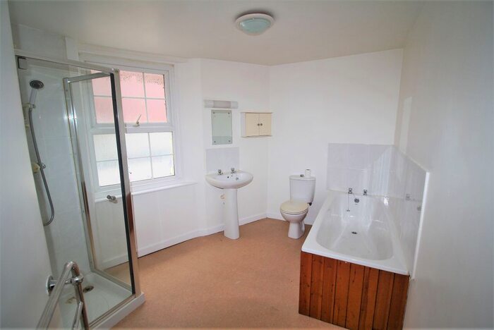 1 Bedroom Flat To Rent In Market Street, Newton Abbot, TQ12