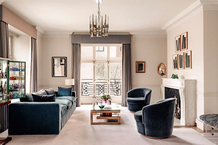 4 Bedroom Flat For Sale In Portland Place, Marylebone, London, W1B