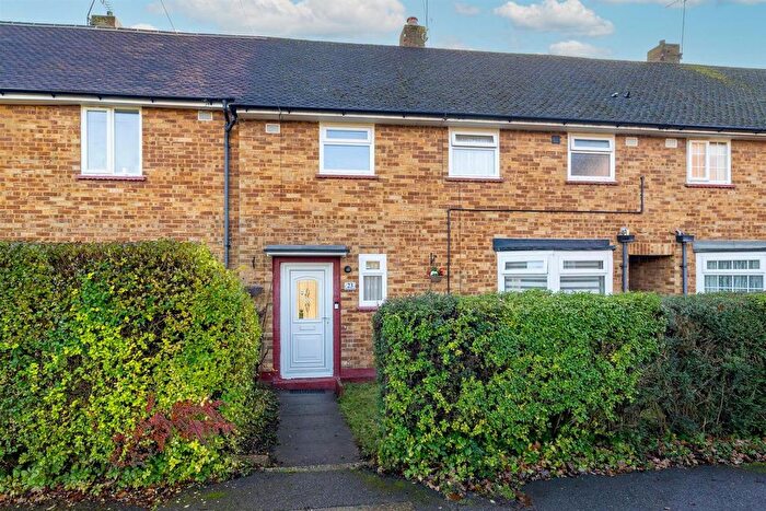 3 Bedroom Terraced House For Sale In Winstre Road, Borehamwood, WD6